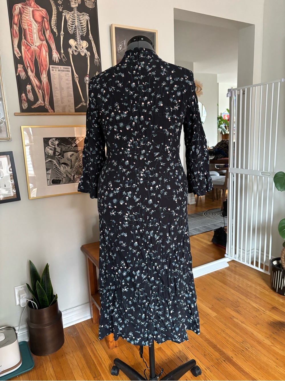 Country Road Black Floral High-Neck Midi Dress - Picture 2 of 5